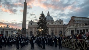 VATICAN; CHRISTMAS; TREE;