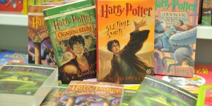 Kako otrokom odmeriti Harryja Potterja?