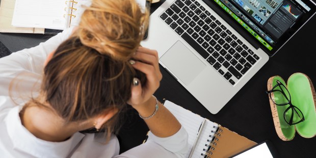WOMAN,WORK,DESK