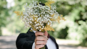 MAN,FLOWERS,DATE