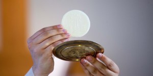 Jezus nima pojma o oglaševanju: &#8220;prodaja se&#8221; v malih koščkih kruha