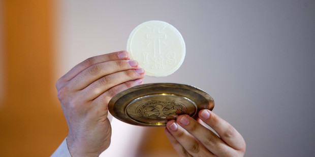 web3-holy-communion-eucharist-bread-reporter