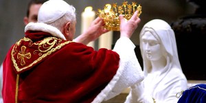 Preprosta molitev velikega teologa Benedikta XVI. k Mariji