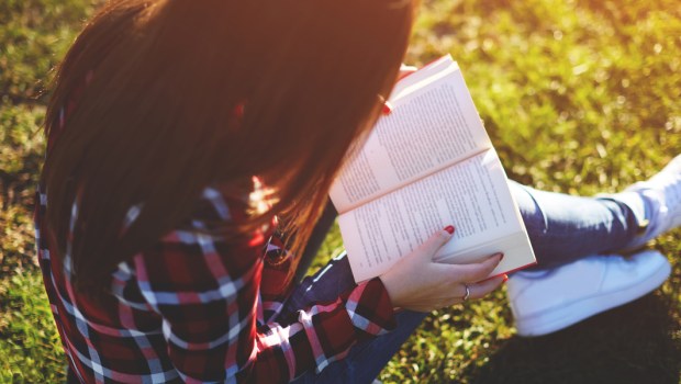 GIRL, READING, PARK