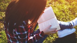 GIRL, READING, PARK