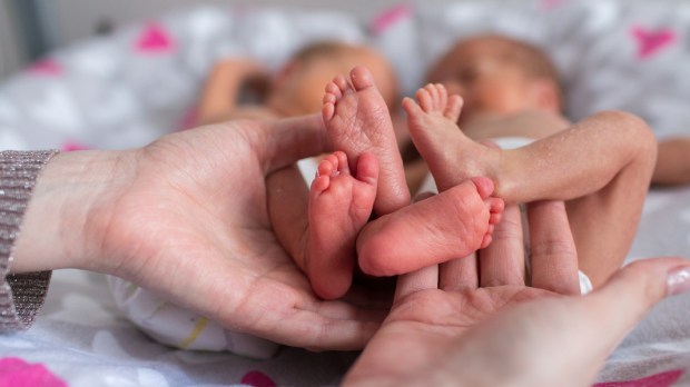 MOTHER, NEWBORN, TWINS