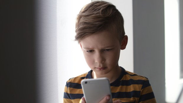 CHILD, SAD, SMARTPHONE