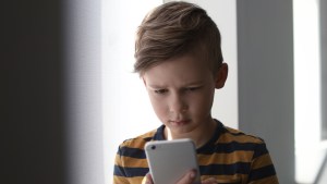 CHILD, SAD, SMARTPHONE