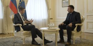 Martin Golob in Borut Pahor skupaj za plemenit namen: vabljeni na njun dobrodelni večer