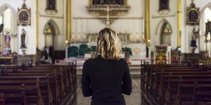 5 razlogov, zakaj iti k sveti maši tudi med tednom