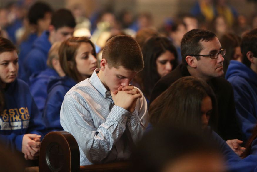 web-consecration-kneel-church-mass-roman-catholic-archdiocese-of-boston-cc.jpg