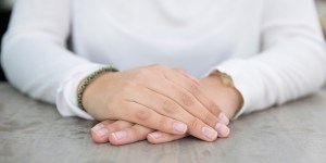 Kako lahko s pomočjo telesne govorice ustvarite pozitivno podobo?