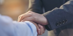 Človek se sprave ne more naučiti, dozoreti mora zanjo