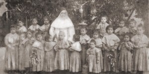 Po izgubi hčere in moža je poskrbela za številne osirotele otroke