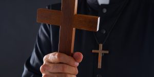 Eksorcist o svojem delu: &#8220;Strahu ne čutim. In to kljub temu, da nisem posebej pogumen&#8221;