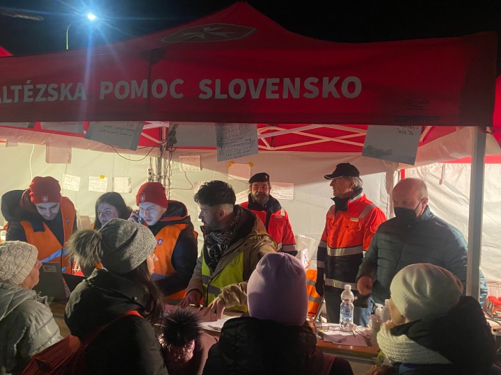 Prostovoljci Društva Malteška Pomoč Slovenije na ukrajinski meji