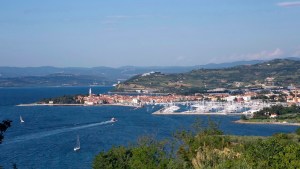 IZOLA