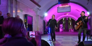 Nastop članov skupine U2 na kijevski postaji podzemne železnice je pustil globok vtis