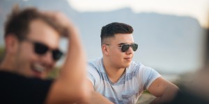 Zakaj bi se morali izogibati šaljenju na račun drugih