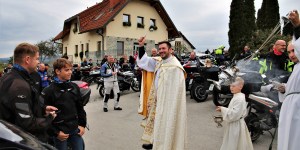 &#8220;Romanje&#8221; motoristov &#8211; dan gromkega hrumenja in obilnega blagoslova