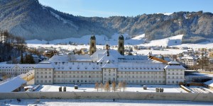 Osupljiva benediktinska zapuščina v švicarskih Alpah