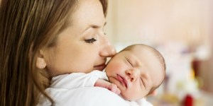 5 izvirnih načinov, kako poskrbeti za mamico z novorojenčkom