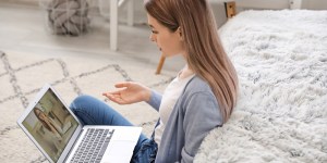 Spletna aplikacija za lažjo pot do psihološke prve pomoči