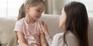 Kako ob ločitvi staršev podpirati otroka