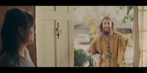 Jezus kot hipi? Tako ga prikaže film Jezusova revolucija