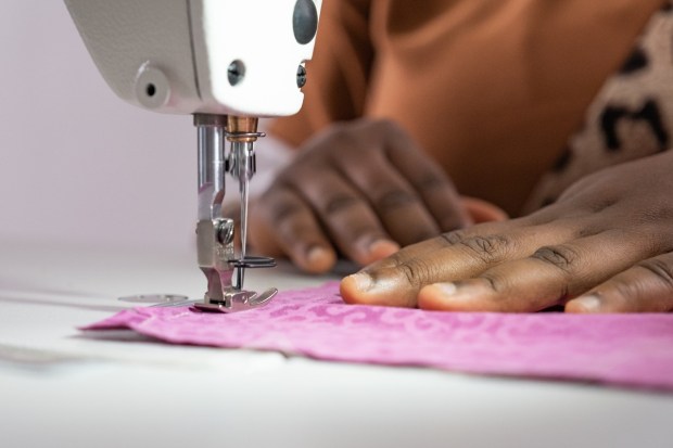 Au-delà de réaliser un joli cortège, les couturières se réalisent elles-mêmes