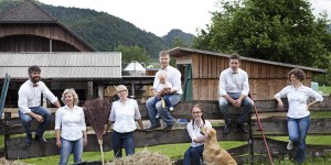 Kmetija, na kateri živi in dela več generacij: “Vzgojeni smo bili v duhu, da je delo vrednota”