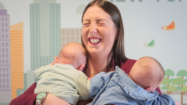 Mother with heart defect births twins