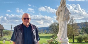 Preizkušnje v njegovem življenju so se vrstile ena za drugo, danes oznanja Boga po vsem svetu