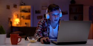 3 načini, kako lahko omejimo vpliv pornografije na otroke