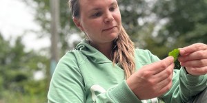 &#8220;Odsotnost ogledal se mi zdi osvobajajoča. Takrat postanejo zrcalo tvoji bližnji&#8221;