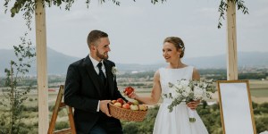 Mlada zakonca, ki skupaj kmetujeta: &#8220;Ob nedeljah je čas za počitek in sveto mašo&#8221;