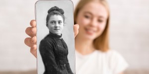 Svetnica 21. stoletja nam kaže, kako se obnašati na družbenih omrežjih