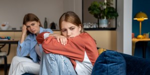 5 svetopisemskih citatov za starše, ki imajo težaven odnos z najstnikom