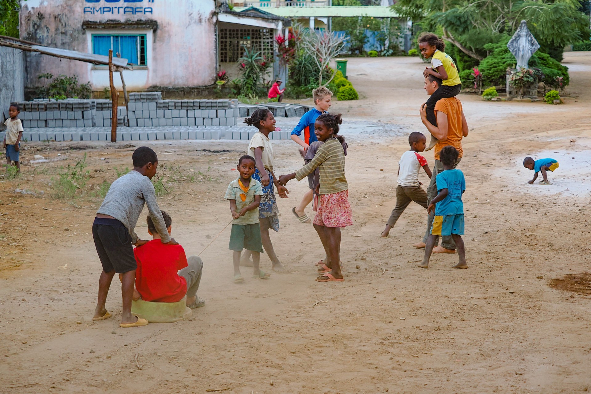 druzina-fortuna-madagaskar-25.jpg
