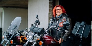 74-letna babica na motorju: &#8220;Nikoli ni prepozno za nove avanture&#8221;