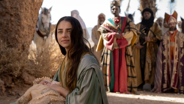 Noa Cohen as Mary in the Netflix film "Mary"
