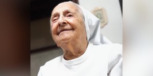 Ta radostna redovnica je trenutno najstarejša oseba na svetu