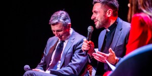 Martin Golob in Borut Pahor v dober namen modrovala in skrbela za smeh